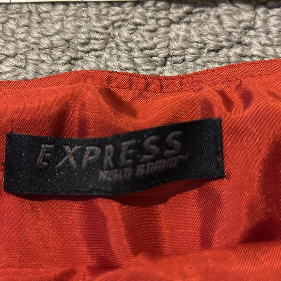 Express Shimmer Red & Black Tulle Midi Skirt With Red Beaded Embellishment Sz 4 - Picture 7 of 7